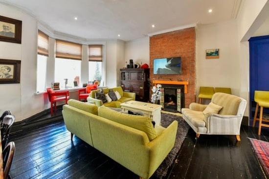 Quirky 4 Bedroom Apartment With Terrace كارديف المظهر الخارجي الصورة